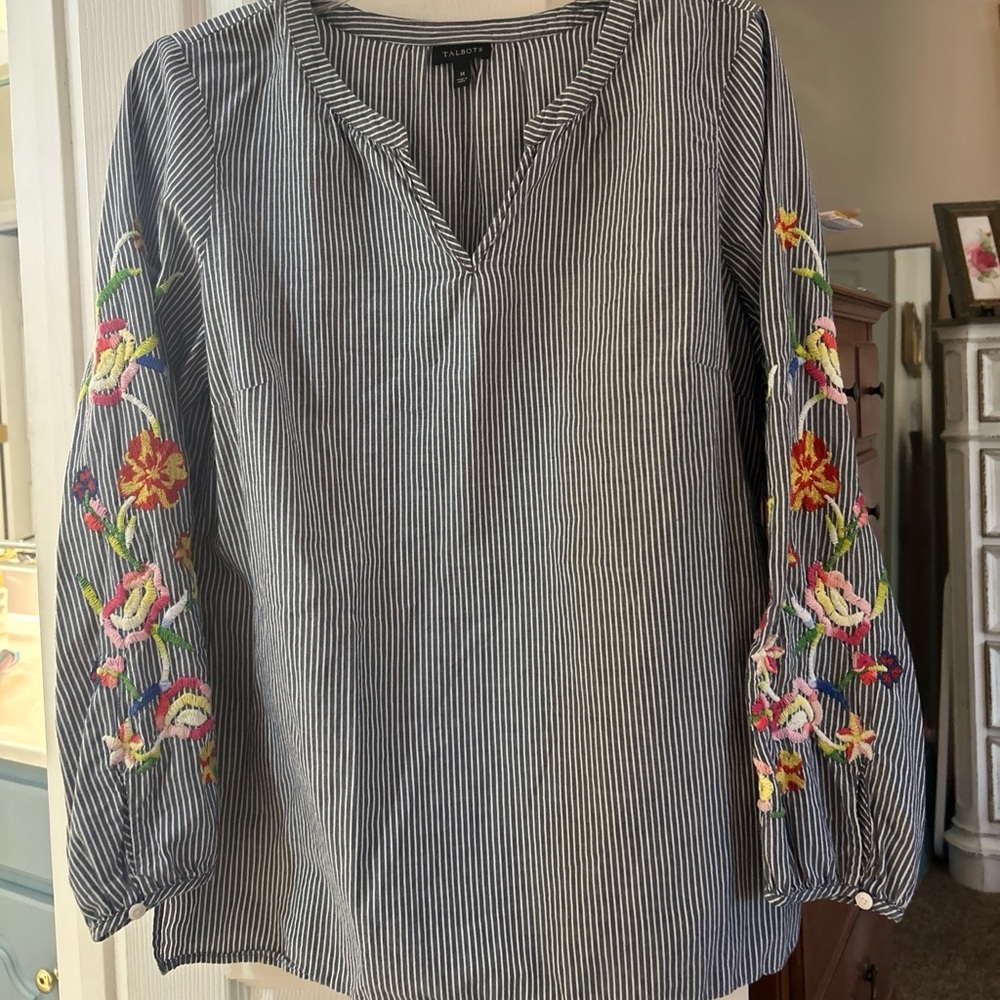 Talbots Navy White Stripe SZ M Floral Embroidered Sleeves Top